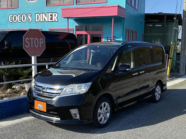 日産　セレナ　ハイウェイスター　8人乗り